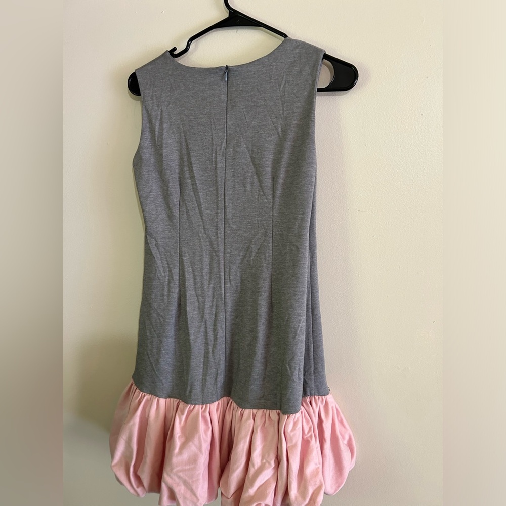 Elegant Gray and Pink Midi Dress - Picture 3 of 5